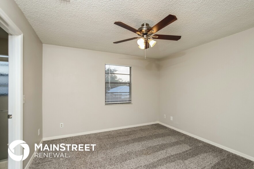 Building Photo - 339 13th Ln SW