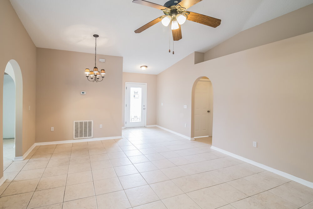 Building Photo - 12607 Reeding Ridge Dr N