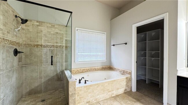 Building Photo - 7195 Devonhall Way