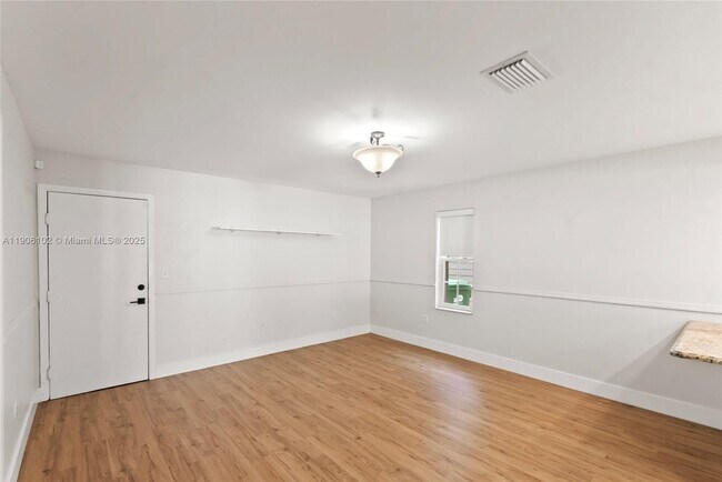 Building Photo - 15026 SW 141st Ct