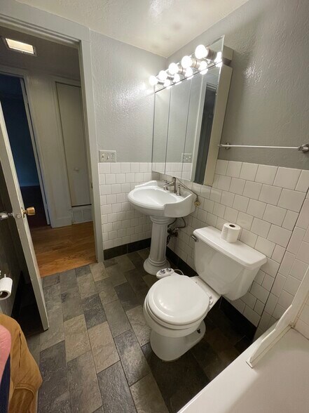 Building Photo - 3250 O'Neal Cir