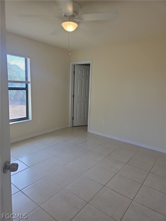 Building Photo - 233 SE 23rd Pl