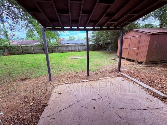 Building Photo - 220 Randall Dr