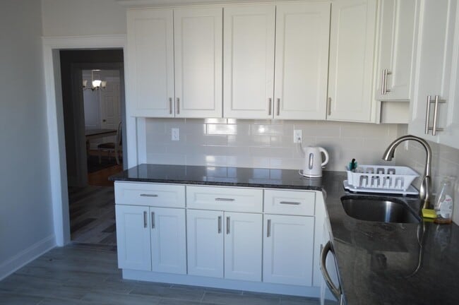 Building Photo - 286 Fulton Ave