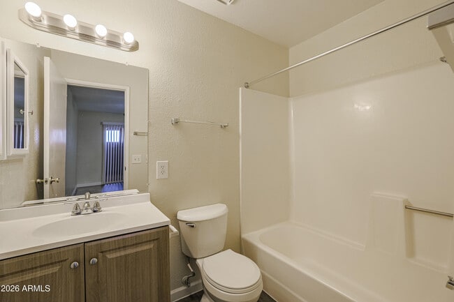 Building Photo - 501 W Hononegh Dr