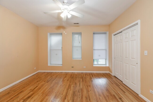 Building Photo - 3549 S King Dr