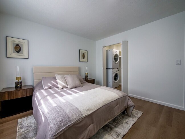 Building Photo - All New Luxury Living In Plymouth