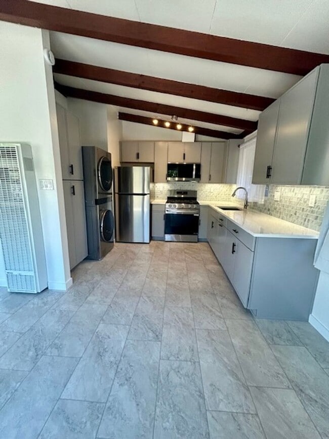 Building Photo - 4576 Auhay Dr