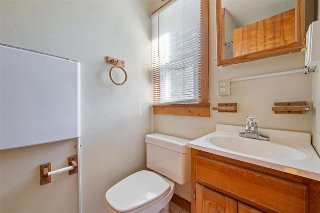 Building Photo - 443 Sackett Lake Rd