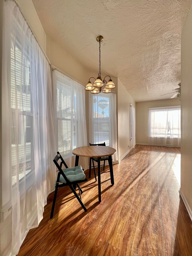 Dining area - 96 Cedar Ave