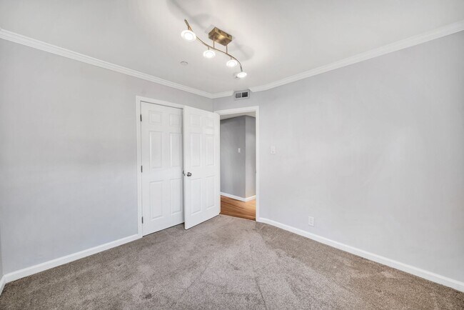 Building Photo - Welcome Home to the peaceful Shoreview Nei...