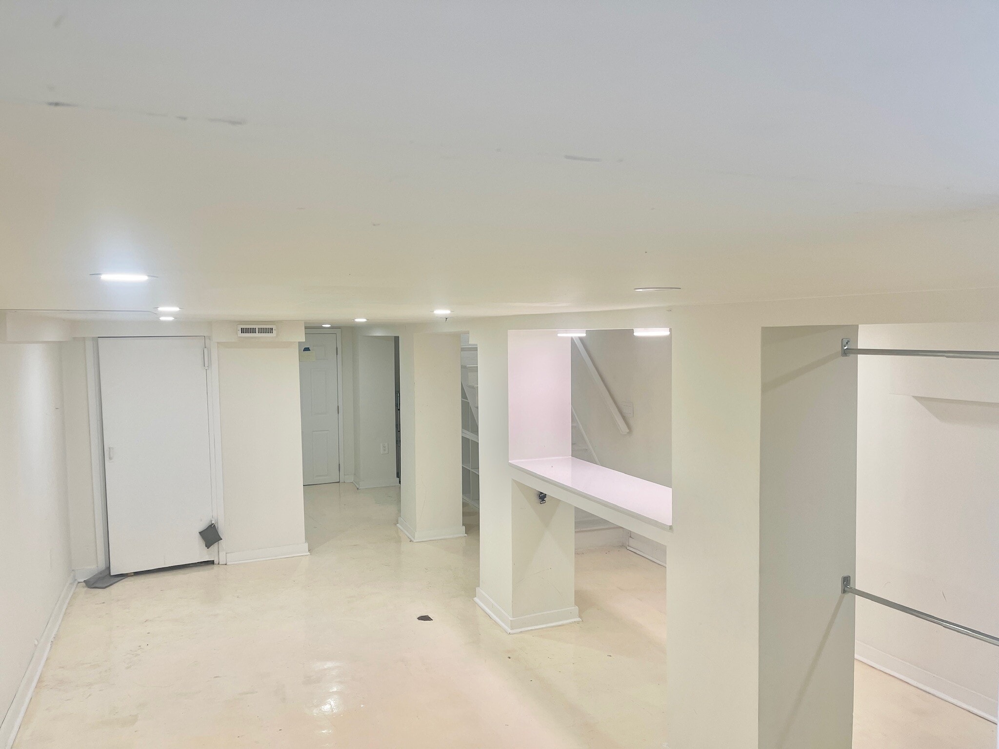 Building Photo - 852 Park Pl