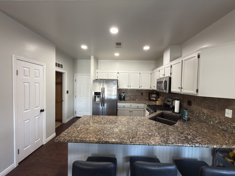 Building Photo - 1003 Vallejo Dr