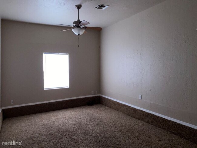 Building Photo - 3 br, 1 bath House - 4320 NW Pollard Ave