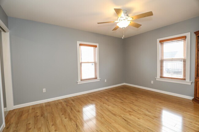 Building Photo - 32 Chapleau Ave