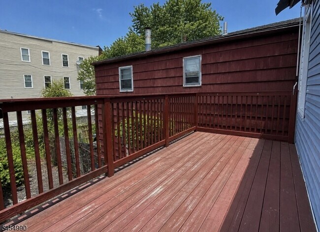 Building Photo - 160 19th Ave