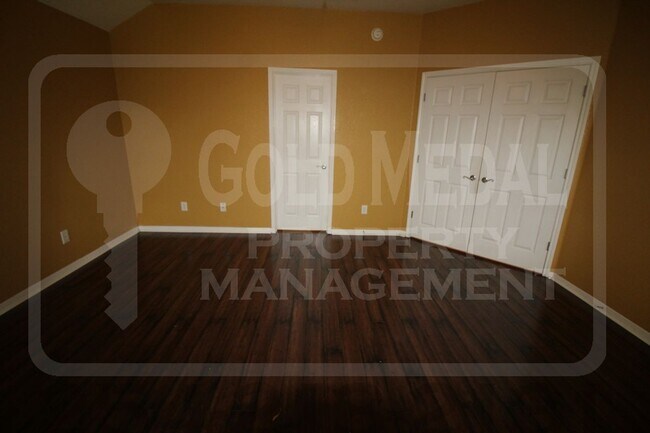 Building Photo - 2908 Tucson Dr