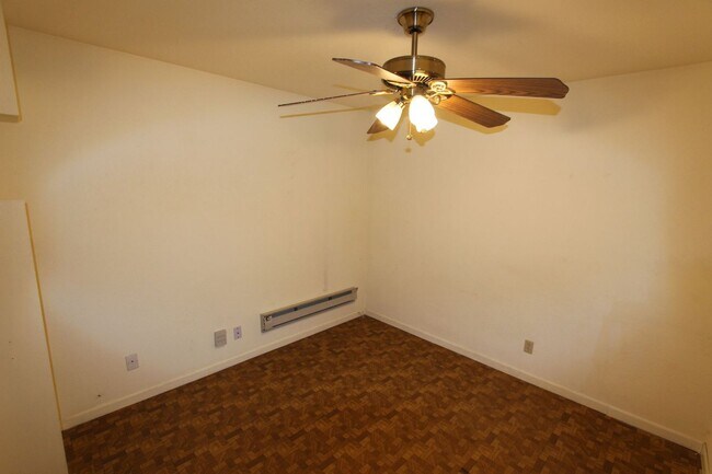 Building Photo - Coming in June - Kachina Village home