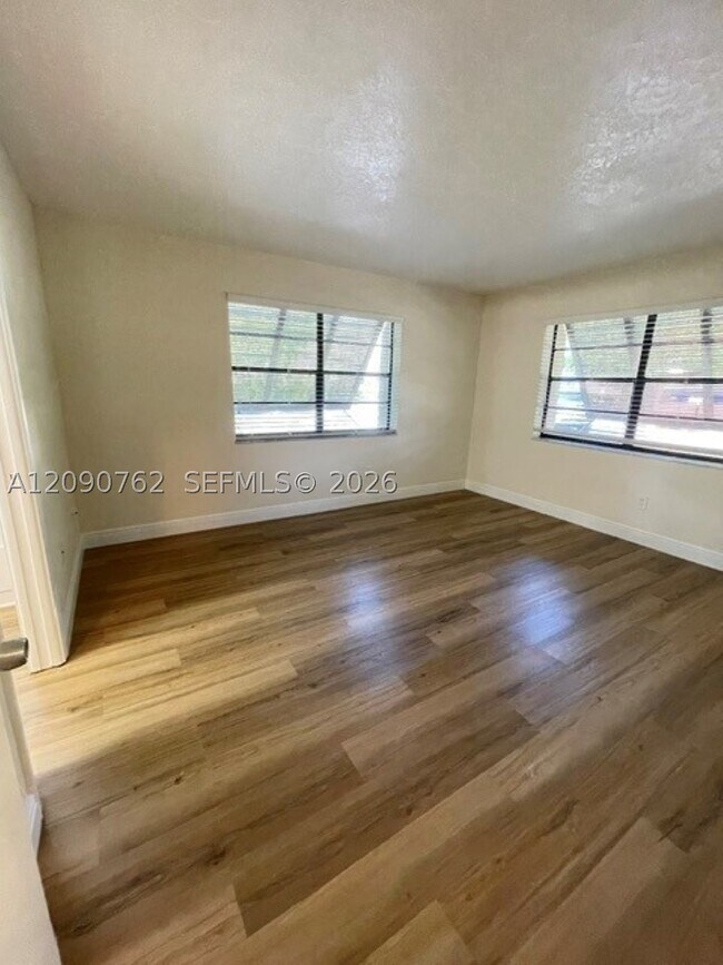 Building Photo - 7915 SW 86th St
