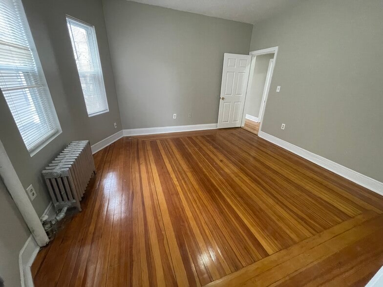 Building Photo - 46 Wildwood St