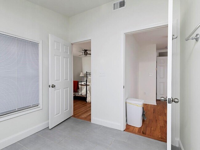 Building Photo - 3940 Forrest Ct