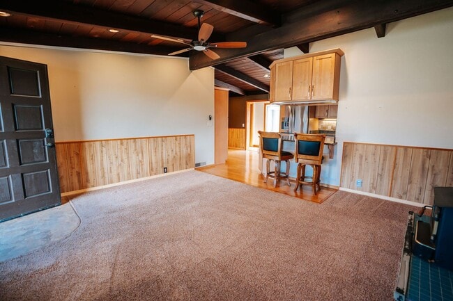 Building Photo - Single Family Home in Mckinleyville!