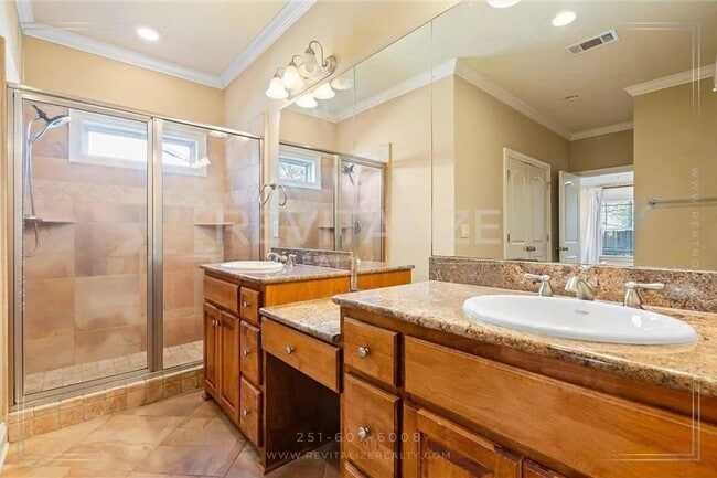 Building Photo - Charming 4 Bedroom/2.5 Bathroom in Fairhope!