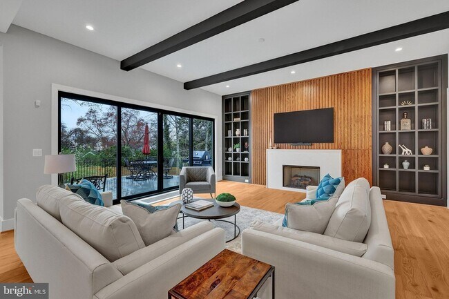 Building Photo - 1100 Balls Hill Rd