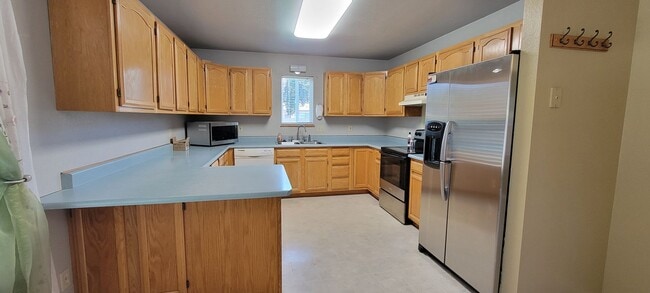 Building Photo - 3 bedroom 2 bath home