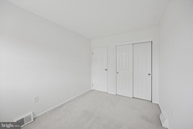 Building Photo - 4000 Lyman Dr