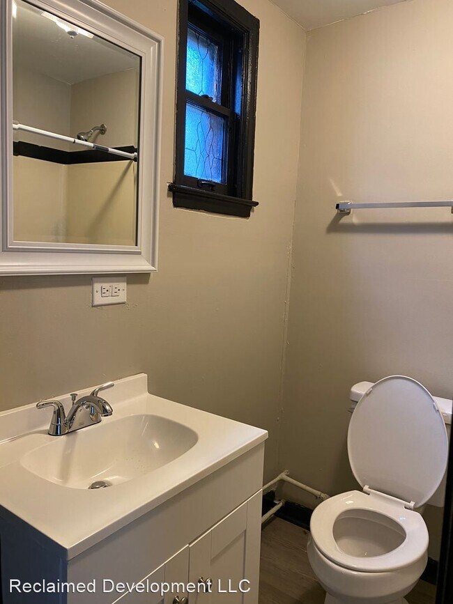 Building Photo - 2 br, 1 bath House - 214 West 5th Street