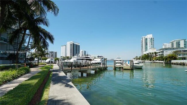 Building Photo - 7918 Harbor Island Dr