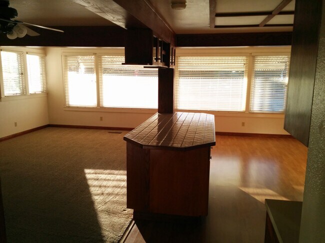 Building Photo - 1221 Escobar St