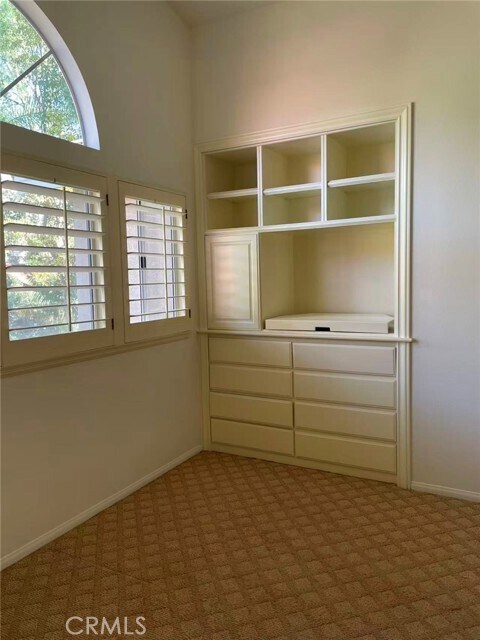 Building Photo - 15 Springbrook Rd