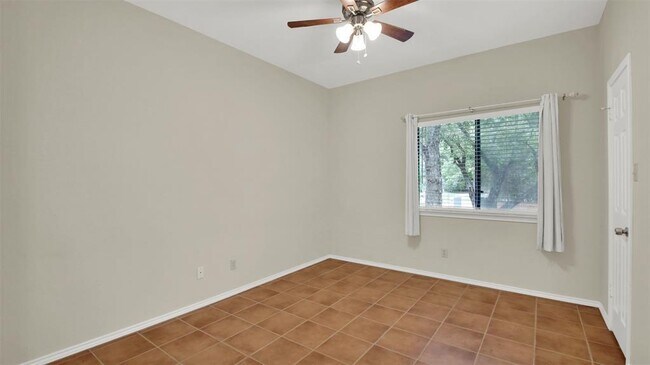 Building Photo - 9100 Mountain Ridge Dr