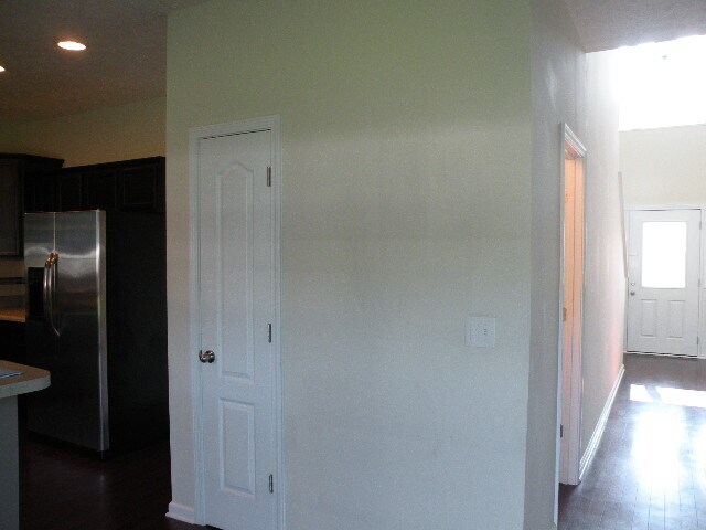 Building Photo - Beautiful custom home, don't want to miss this one!