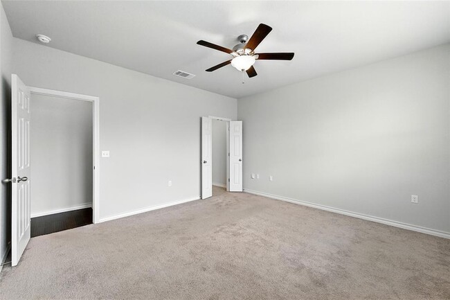 Building Photo - 11921 Cimaizon Dr