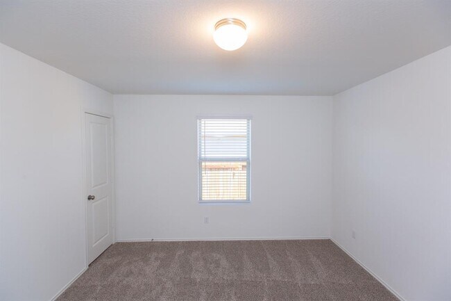 Building Photo - 1003 Honey Locust Wy