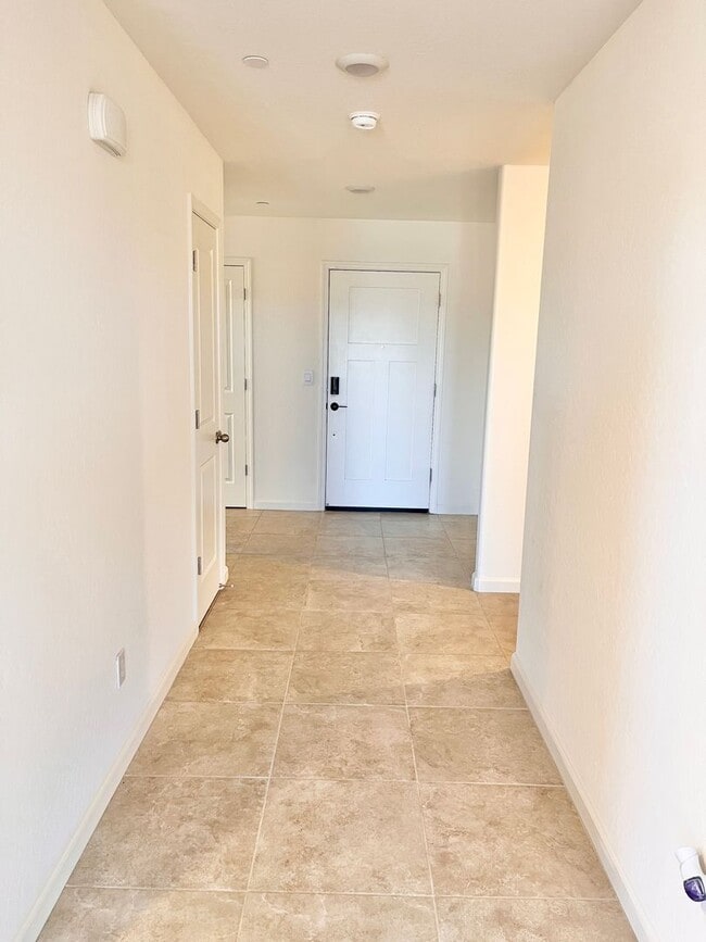 Building Photo - Spacious 4 Bedroom Home  – Solar & Pest Co...