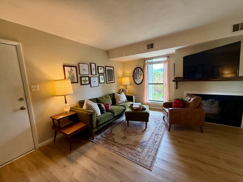 Building Photo - 3551 Timberline Trail