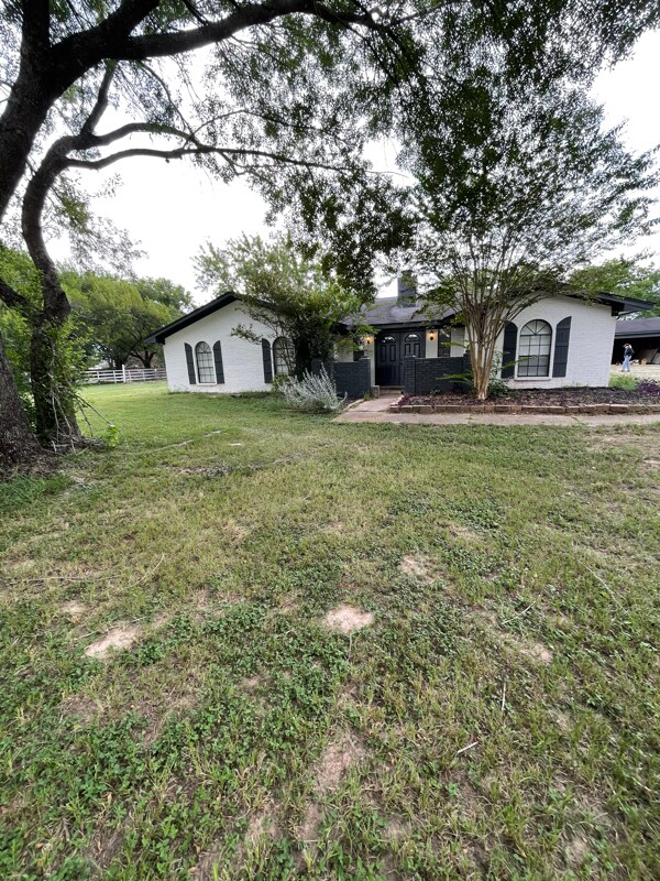 Building Photo - 10510 Hidden Lake Ln