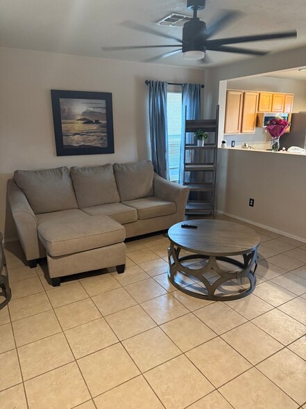 Living room - 3508 N Sierra Springs Dr