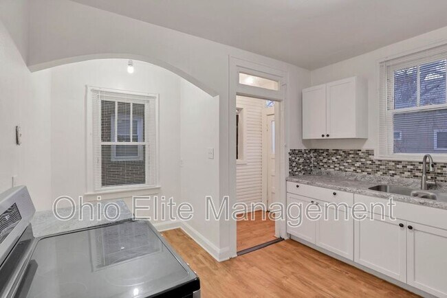 Building Photo - 1163 Linwood Ave