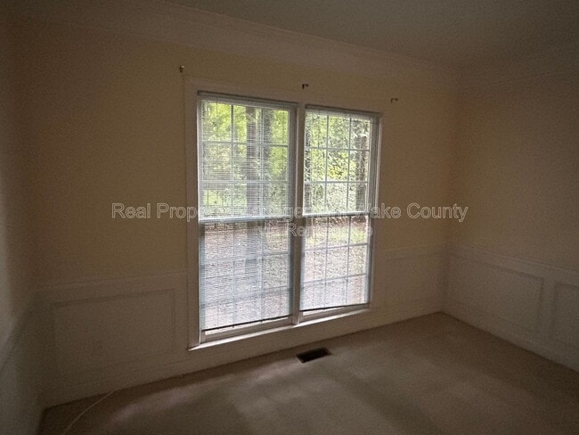 Building Photo - 106 Oak Spring Ct