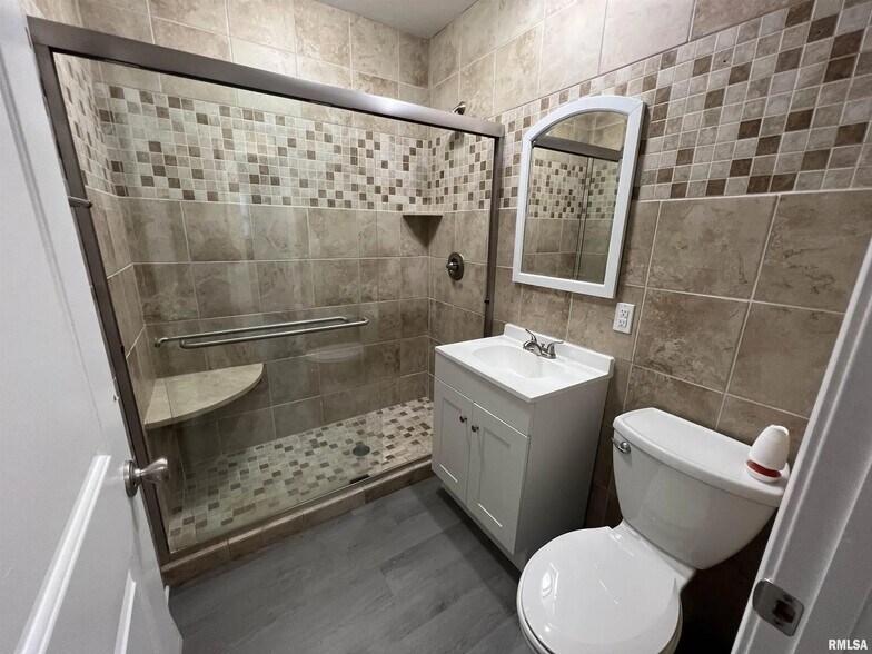 Building Photo - 2327 N Atlantic Ave