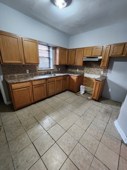 Building Photo - 2530 W Gordon St