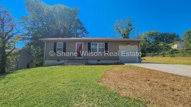 Building Photo - Recently renovated and move-in ready!  1/2 off the first month's rent!