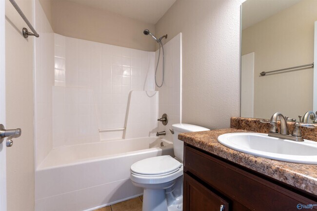 Building Photo - 3474 Avalon Lake Dr SW