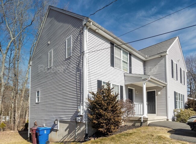 Building Photo - 10 Winthrop Dr