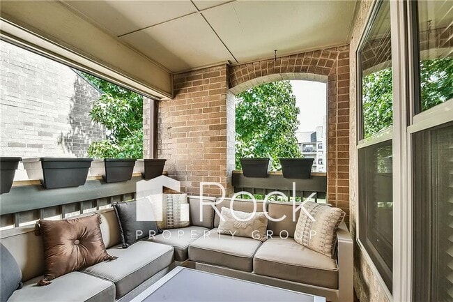 Building Photo - Urban Living in Downtown OKC - 3 Bedrooms/2 Bathrooms